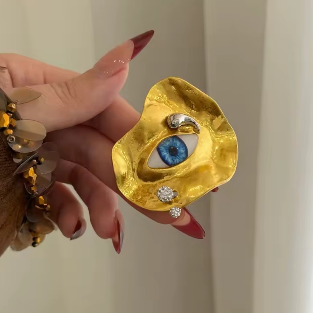 Surrealist Gold Eye Statement Artistic Blue Iris Design, Avant-Garde Ring - Picture 8 of 10